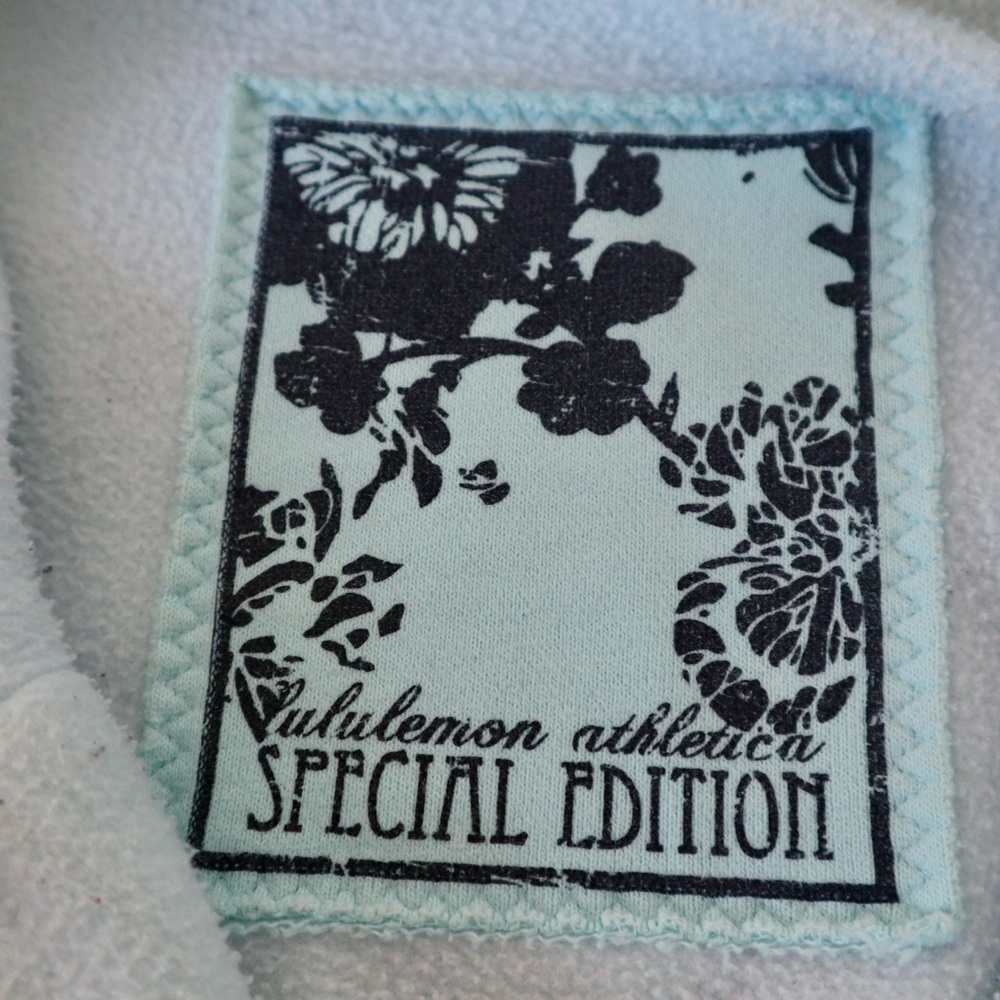 lululemon athletica Gradient special edition zip up - Picture 2 of 4